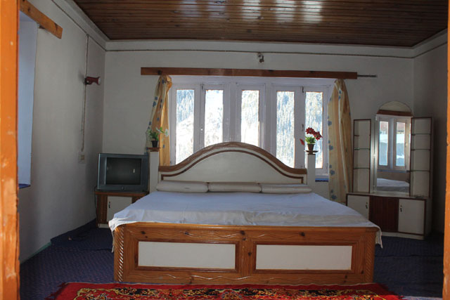 Cheap and Best Resort in Aru Valley